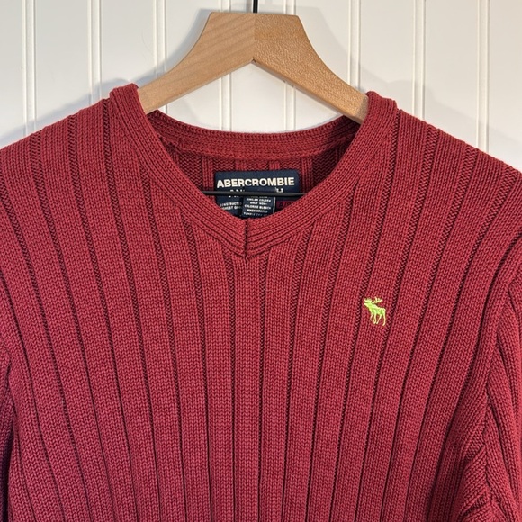 Abercrombie & Fitch Red Men's Heavy Knit Ribbed Sweater Size Medium - Picture 2 of 9